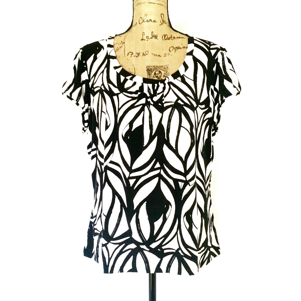 Women's Short Sleeved Blouse Black and White